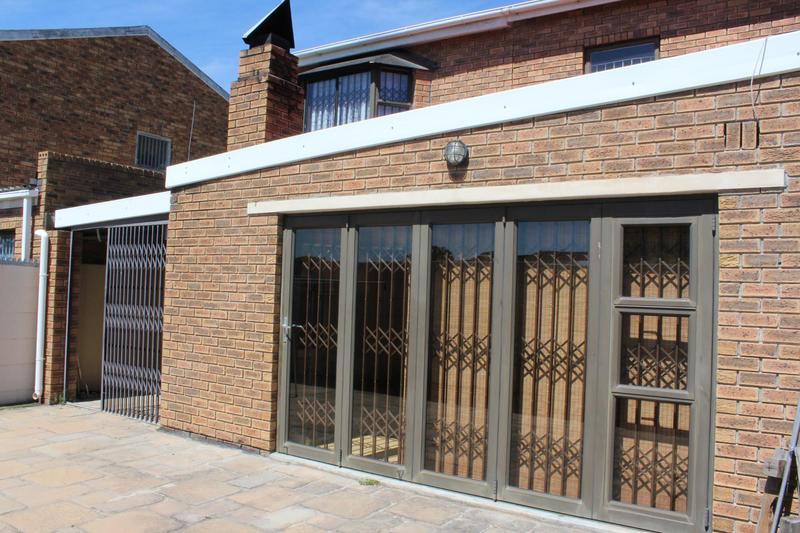 2 Bedroom Property for Sale in Glenwood Western Cape